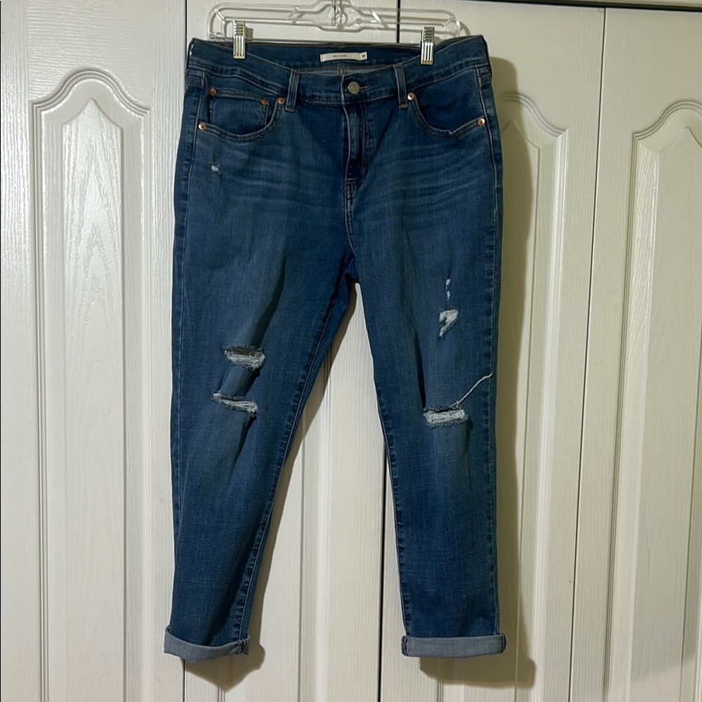 Levi’s Women's Boyfriend Cropped Distressed Jeans